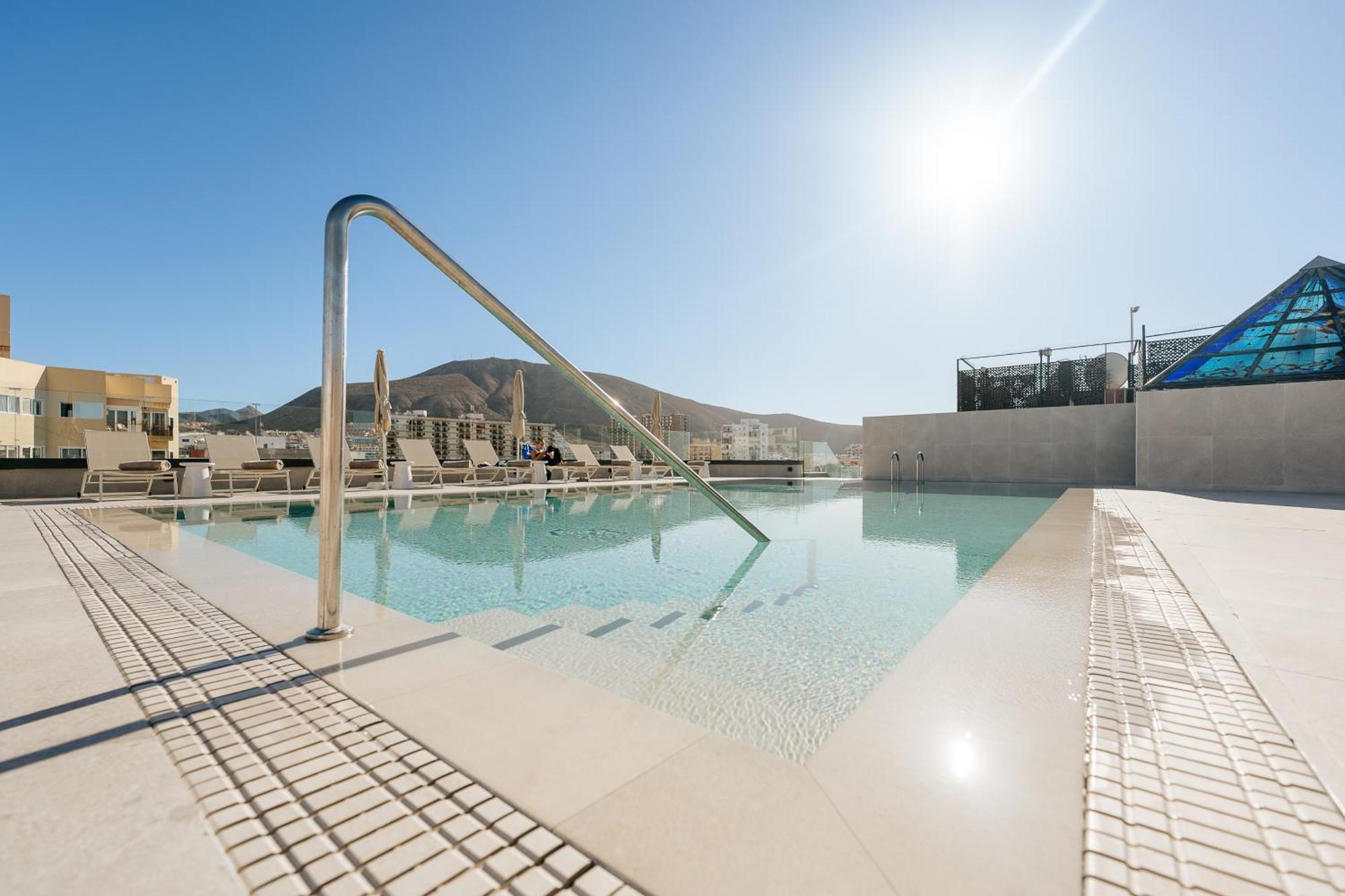 Hotel Reveron Plaza Лос Кристианос Экстерьер фото